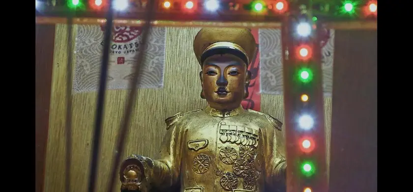 軍服を着た神様 場面写真 1